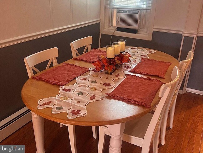 Building Photo - 540 W High St