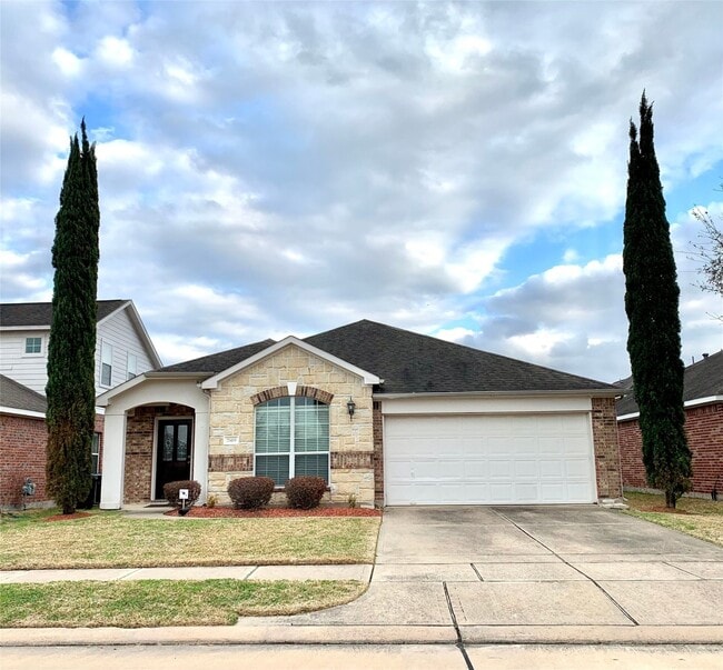 Primary Photo - 21419 Colton Cove Dr