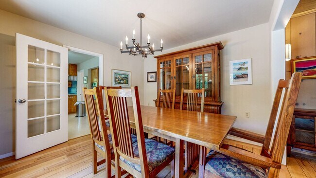 Building Photo - 4560 Sullivan Ct