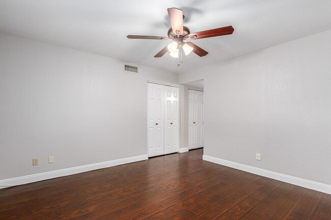 Building Photo - 5713 W Gelding Dr