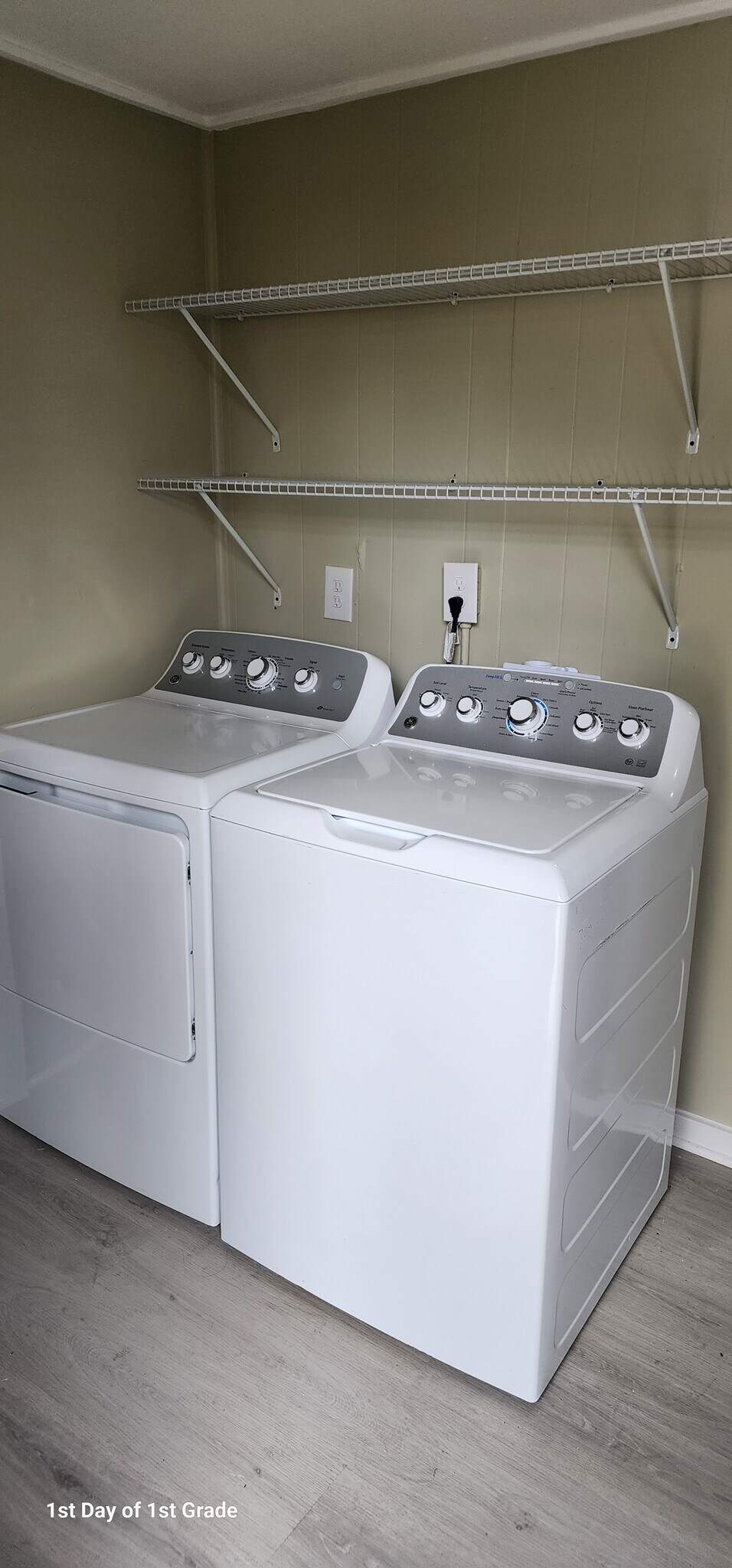 Building Photo - 261 N PERSHING AVE