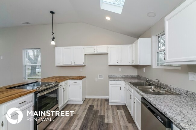 Building Photo - 7103 Betsy Ross Dr