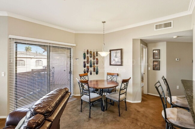 Building Photo - 10030 W Indian School Rd