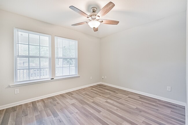 Building Photo - 10633 Flaxman St