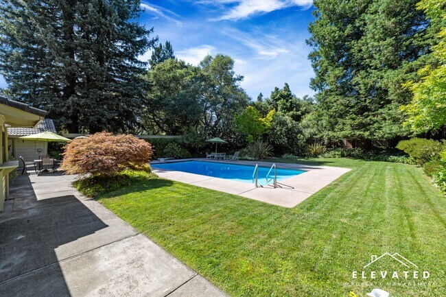 Building Photo - 2609 Fir Park Way