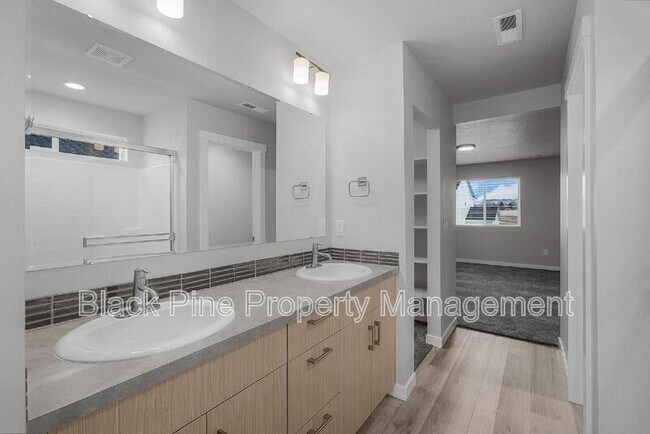Building Photo - 11116 W Langit St