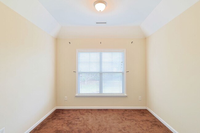 Building Photo - 363 Heathrow Dr