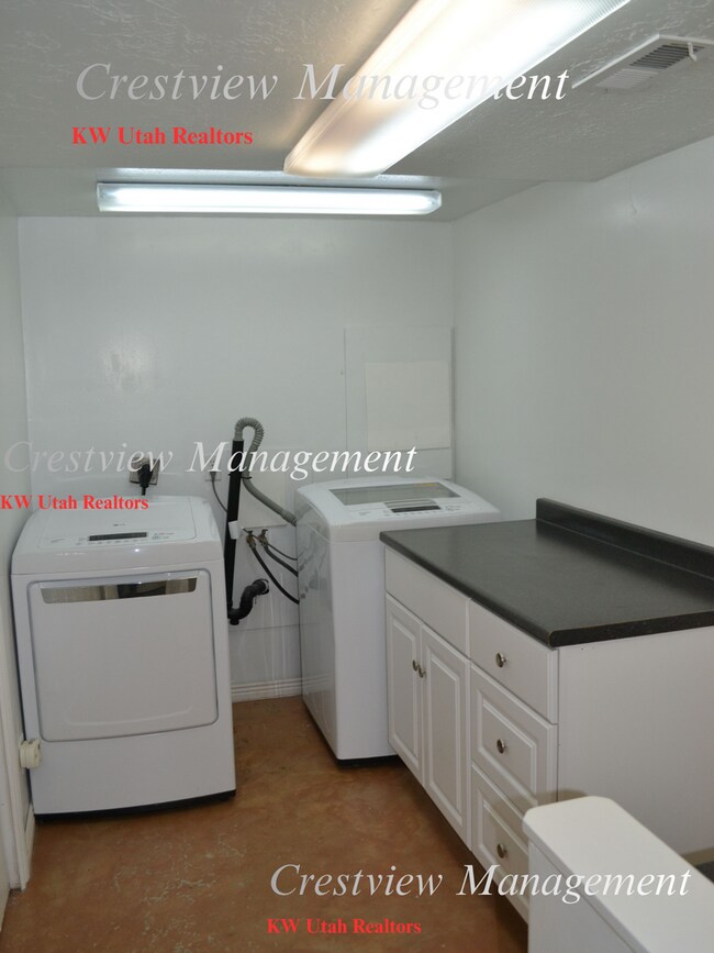 Building Photo - 2BR Apartment Close to Daybreak Marina and Trails