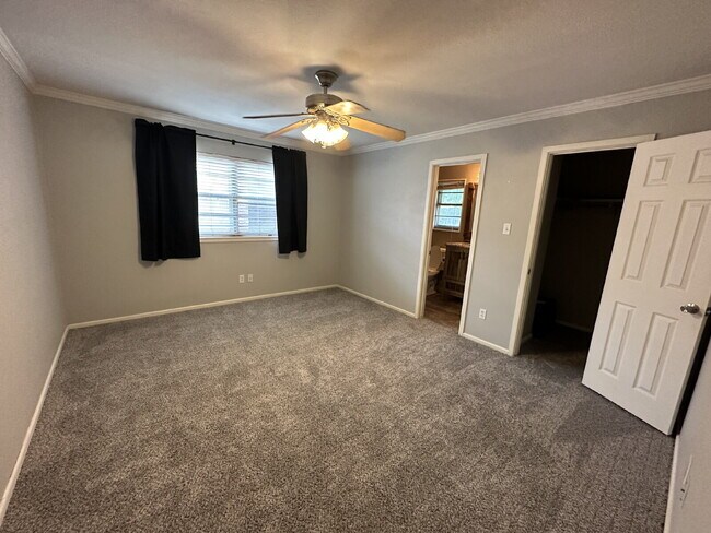 Building Photo - Spacious 3/2 in Central Lubbock!