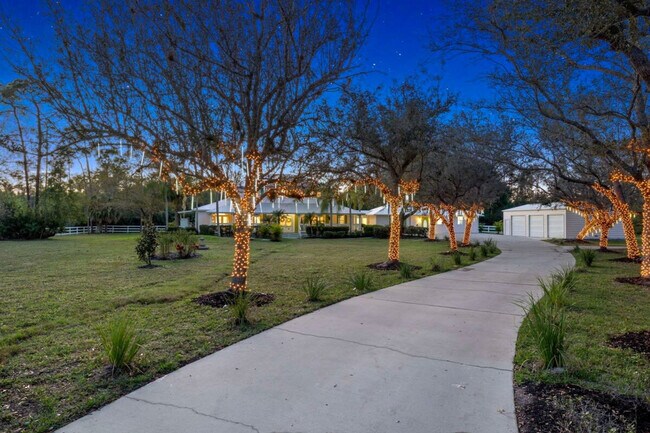 Building Photo - 15100 Sweetwater Ct