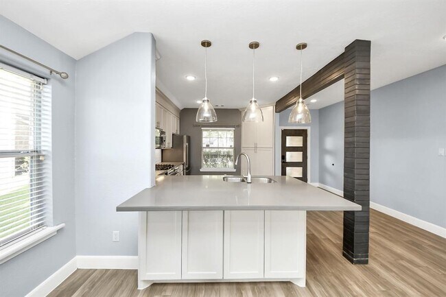 Building Photo - 333 Mammoth Springs Ln