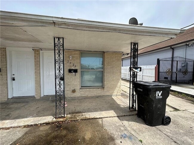 Primary Photo - 3525 Jackson Blvd