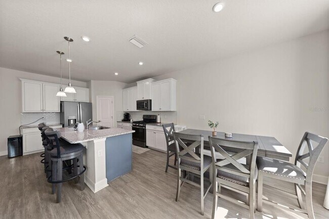 Building Photo - 12353 Blue Pacific Dr