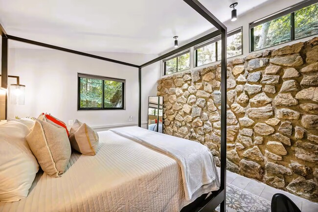 Building Photo - 1237 CO-103