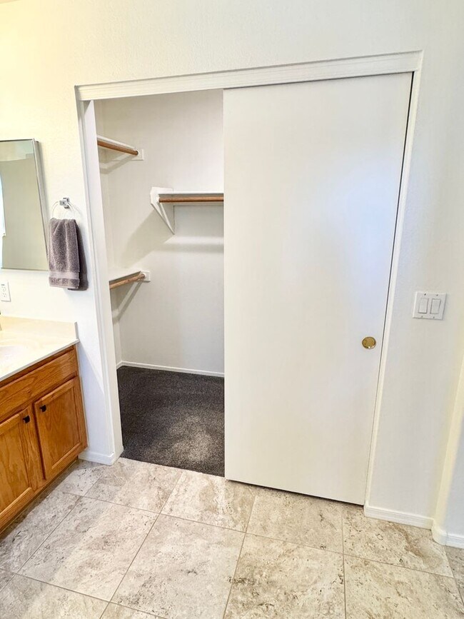 Building Photo - Meticulously Maintained 3 Bedroom + Den Single Level Home! Fantastic Low Backyard.