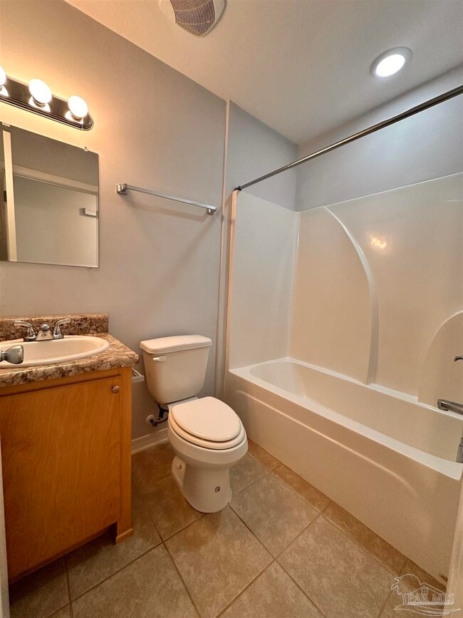 Building Photo - 4780 Oakland Dr