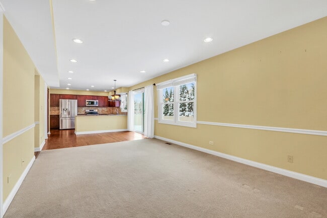 Building Photo - 1000 Cumberland Ln