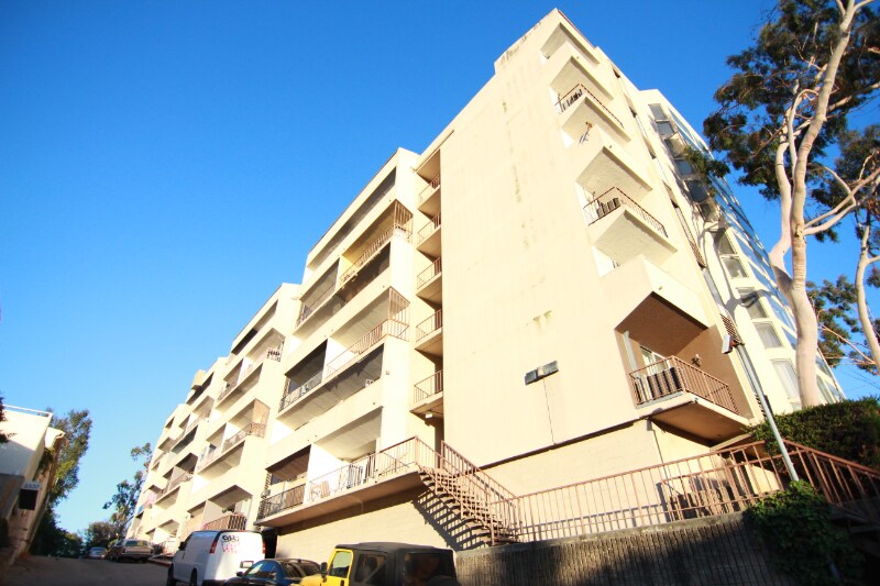 Building Photo - 3949 Los Feliz Blvd