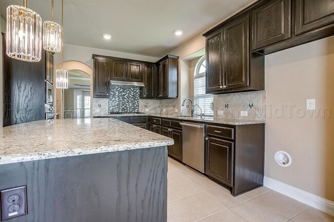 Building Photo - 2911 Pino-