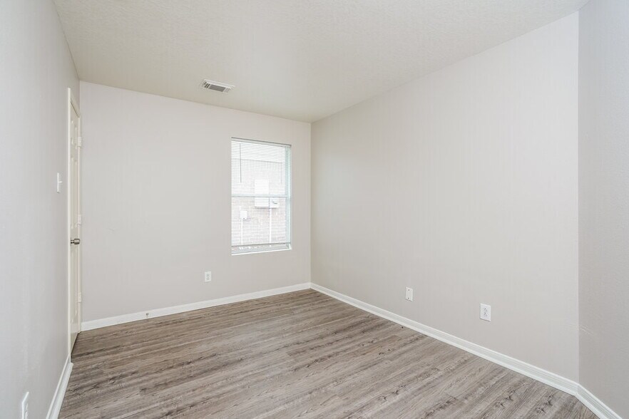 Building Photo - 20746 Fox Cliff Ln