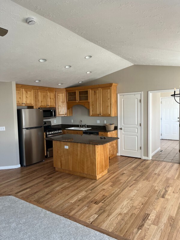 Building Photo - 1179 N 380 E