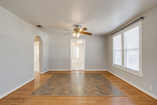 Building Photo - 3200 Sandage Ave