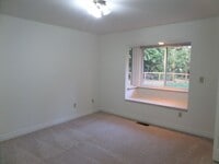 Building Photo - GREAT NEW PRICE! Gorgeous 6-Bedroom Home on 5 Acres with Tons of Privacy in Issaquah!!