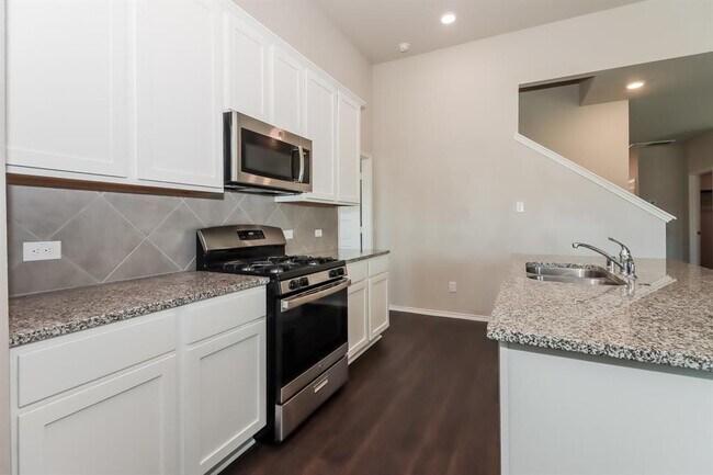 Building Photo - 331 Jewett Meadow Dr