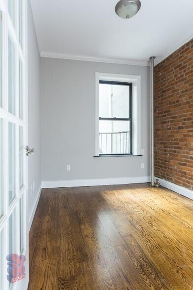Primary Photo - 20 Prince St