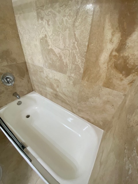 Tub - 1872 NE 46th St