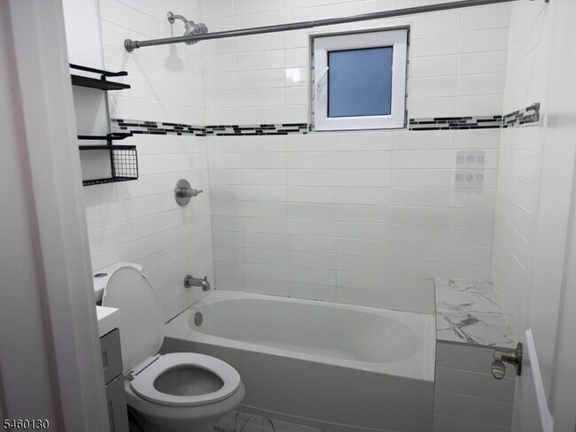 Building Photo - 492 S 20th St