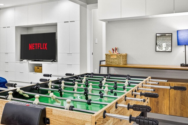 Building Photo - 318 S Burlingame Ave