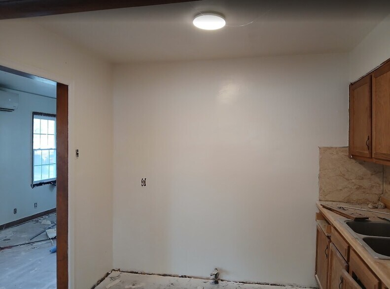 Building Photo - 2751 Henley Dr