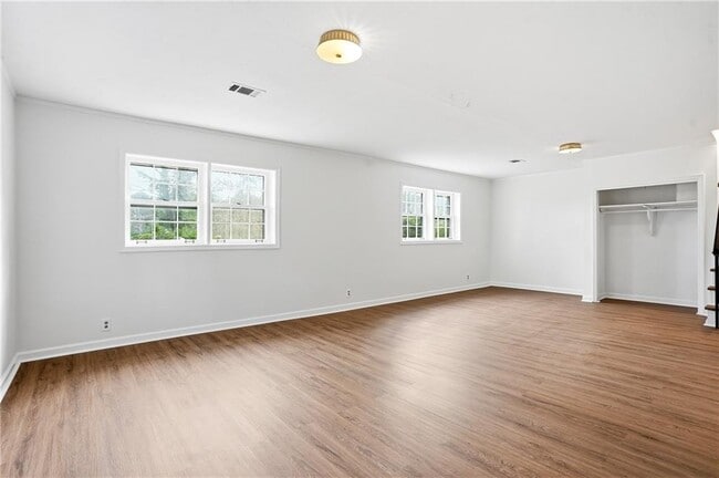 Building Photo - 4165 Williamsburg Dr