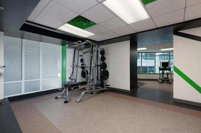 Building Photo - 1080 Park Blvd