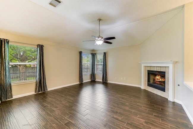 Building Photo - 1303 Crossvine Way