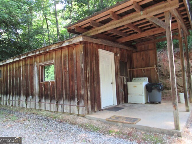 Building Photo - 500 J Mountain Dr