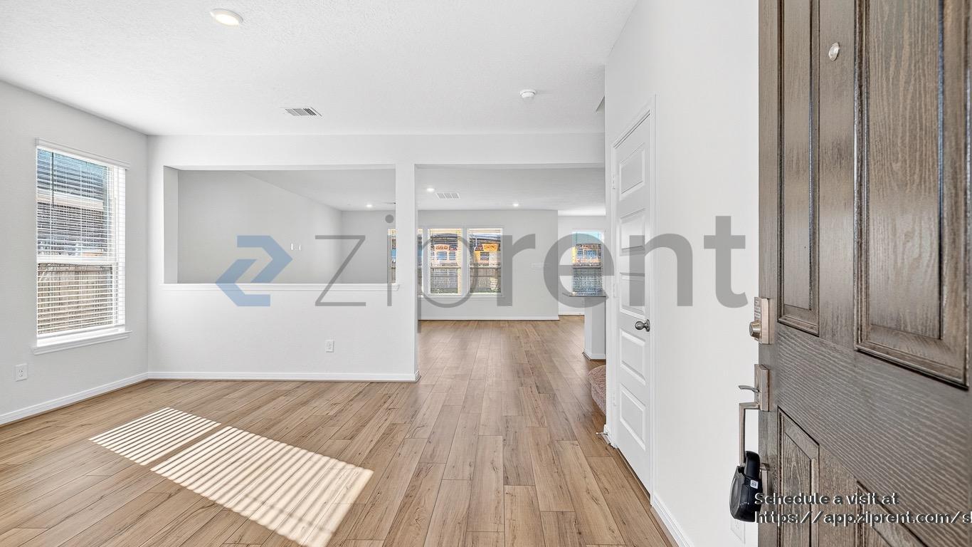 Building Photo - 7611 Coral Ky Dr