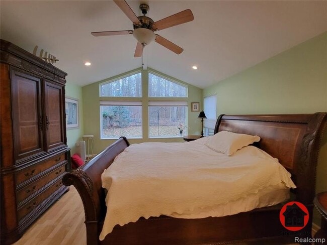 Building Photo - 18311 Norwich Rd