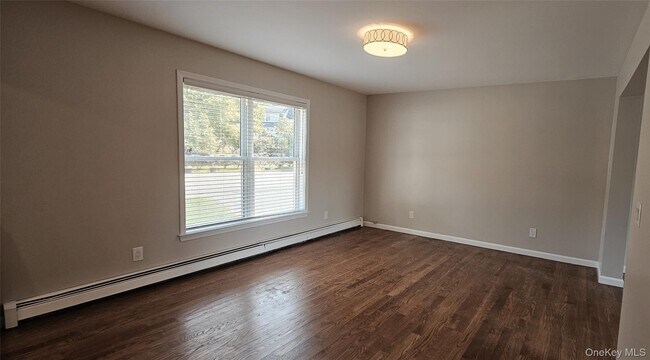 Building Photo - 3 Teneyck Ave