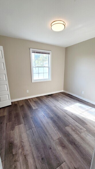 Building Photo - 509 N 35th St