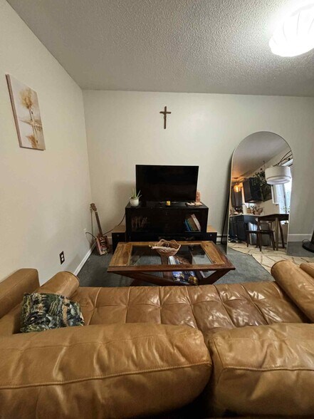 Living - 332 E Main St