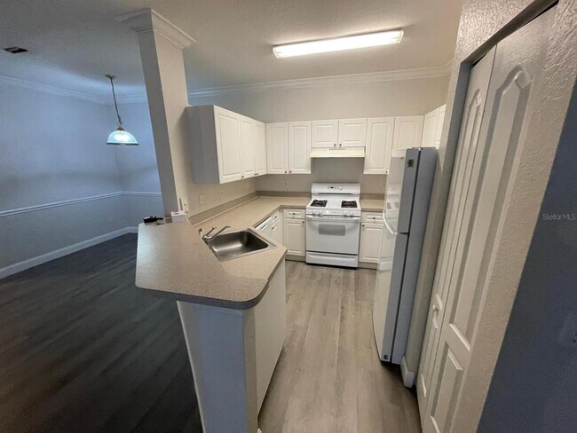 Building Photo - 3349 S Kirkman Rd