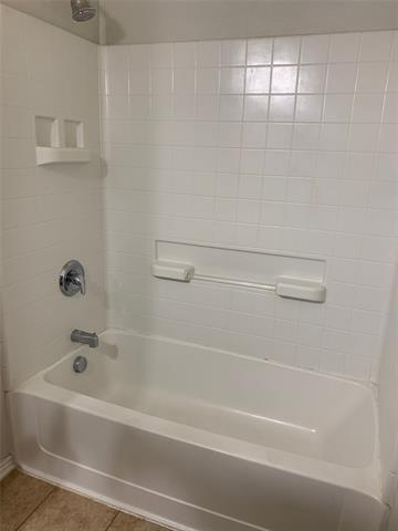 Building Photo - 12820 Kingsgate Dr