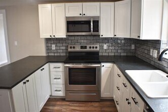 Building Photo - Beautiful 4 bed/2 bath available after 7/1...