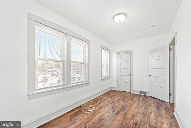 Building Photo - 1945 Cooper St