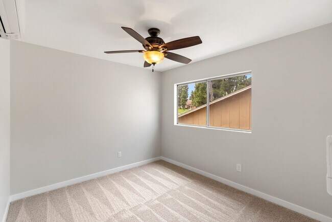 Building Photo - 6908 Camphor Ln