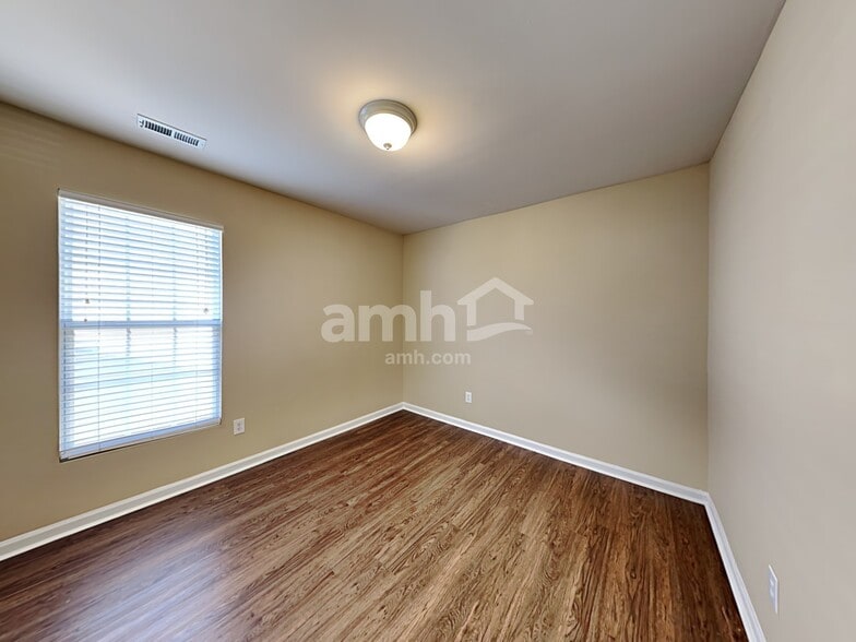 Building Photo - 5102 Wetlands Dr