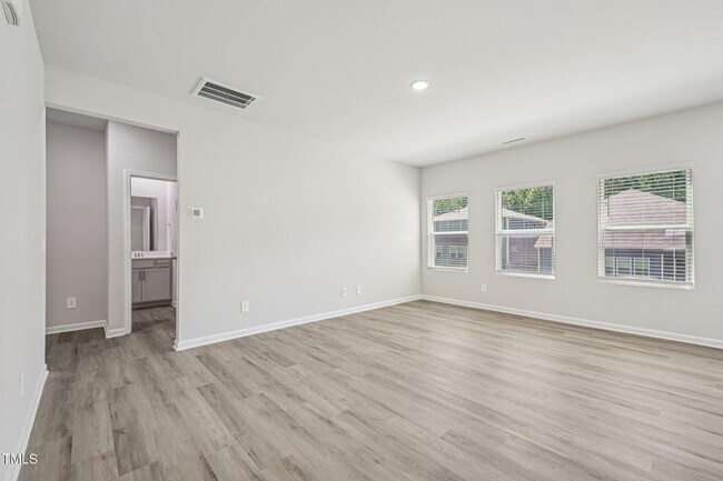 Building Photo - 721 Deschutes Dr