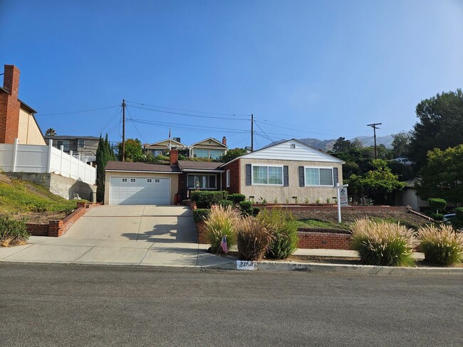 Primary Photo - 3154 Jolley Dr